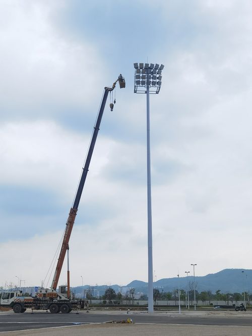 Latest company case about 1250W High Mast Light  Installation for Football Field