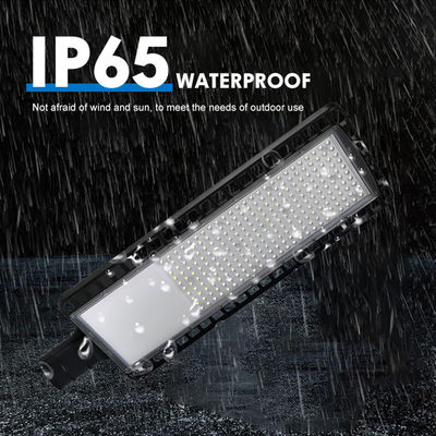 Energy Efficient IP66 Waterproof LED Street Light with 50W-200W Wattage for Outdoor Highway Lighting