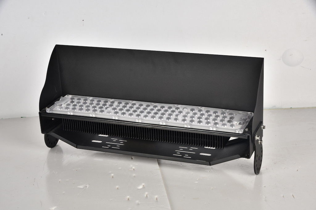 IP65 Waterproof 250W LED High Mast Light with 138mm Thickness for Stadium and Arena Lighting